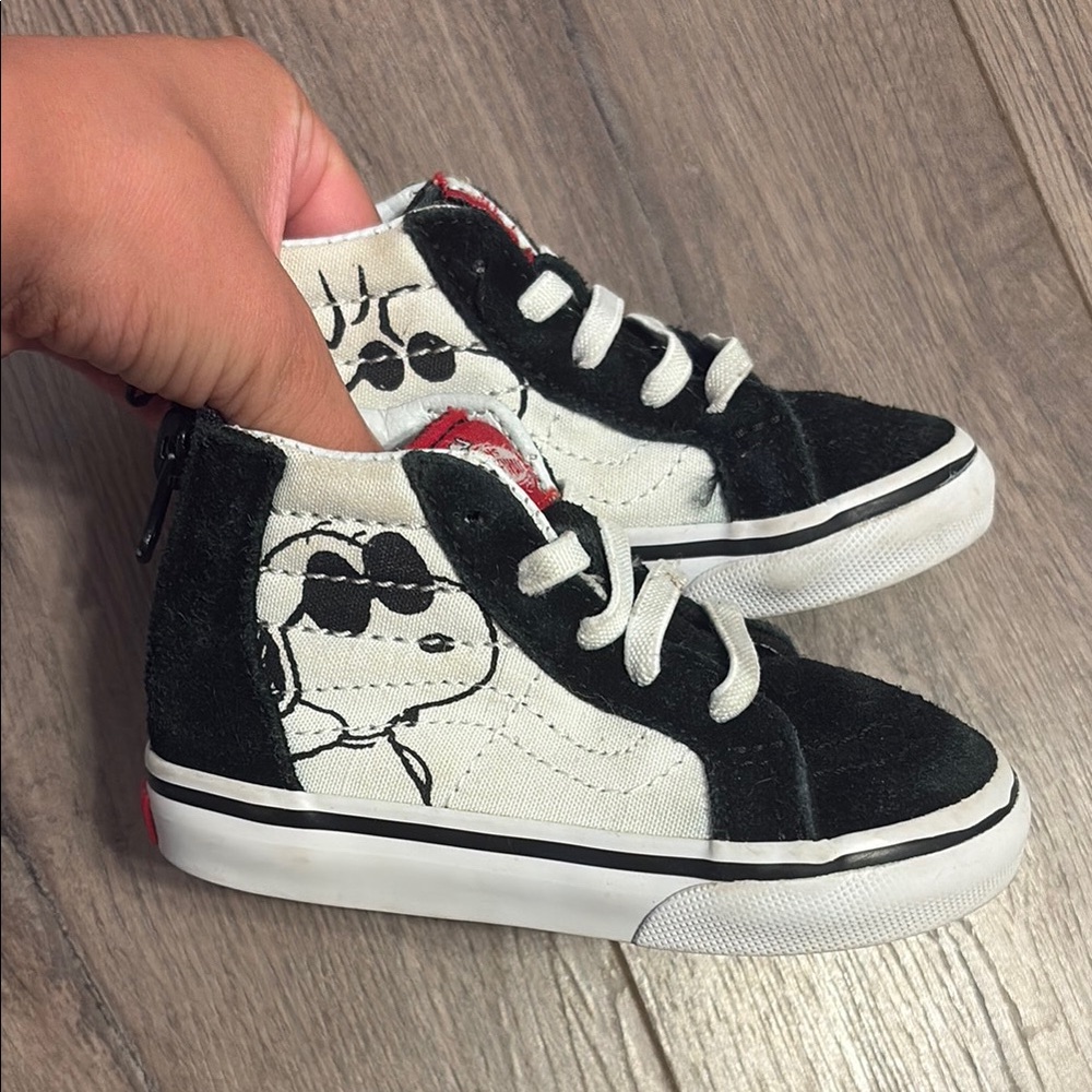 Vans Black and White Sneakers Classic Skate Style